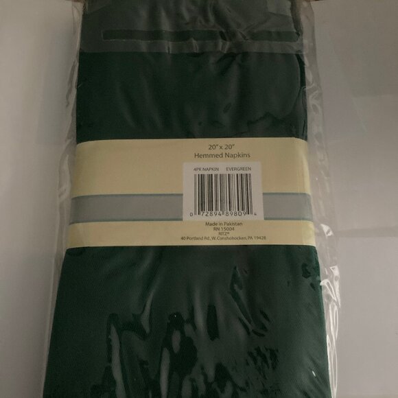 Victoria Classics Solid Burgundy Poinsettia Tablecloth 60" x 84" & 8 Napkins New - Picture 15 of 15